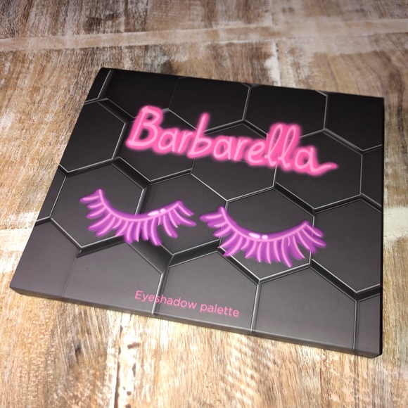 Barbarella Palette By Bee Beauty London - Picture 2 of 5